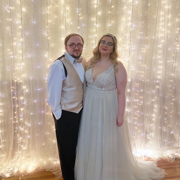 Meet your Posher, Sarah - Picture 1 of 1